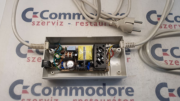 Commodore Amiga 600 és 1200 kicsi tápegység felújítása