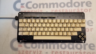 Commodore Szerviz és Restaurátor | billentyűzet érintkező javítása, Commodore Plus 4 billentyűzet javítása